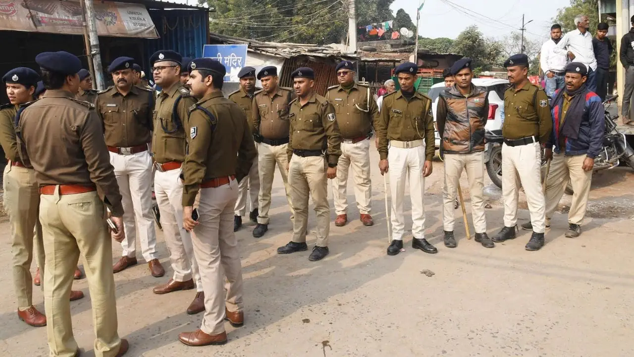 बिहार के हरिनगर गांव से पुरुषों का पलायन, पैसे के झगड़े ने मचाया हाहाकार