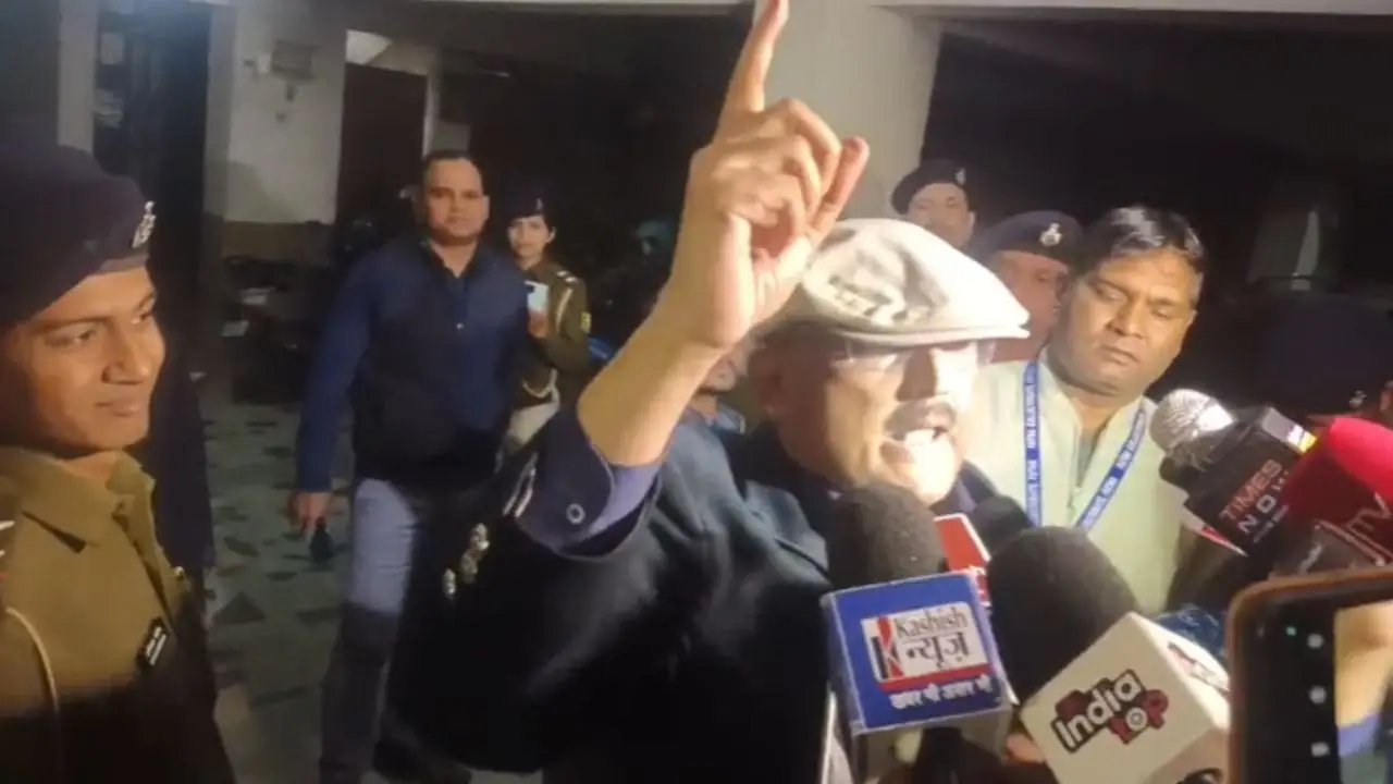 नीट छात्रा मौत केस: पटना में पूर्व IPS अमिताभ दास के घर पुलिस छापा, ले गईं टीम