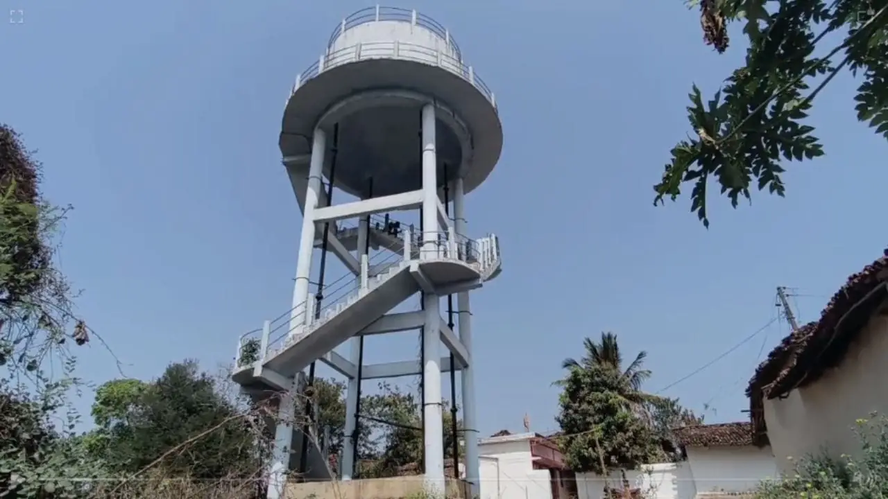 पानी की टंकी तैयार, पाइपलाइन बिछी, फिर भी 2 साल से सूखे नल: बालोद के कमकापार की व्यथा