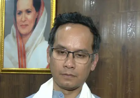 4 हजार एकड़ की जमीन से जनता का ध्यान भटकाने की कोशिश,