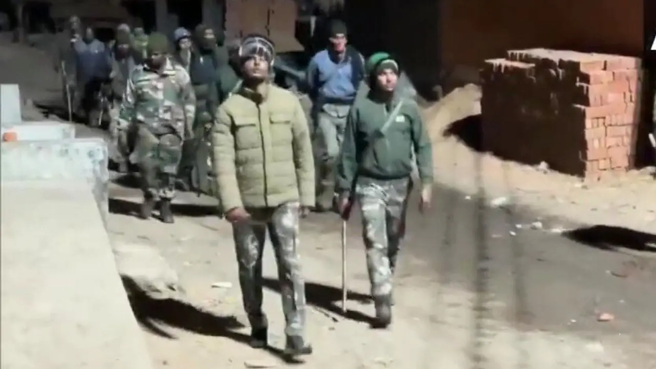 हजारीबाग में सरस्वती विसर्जन पर हिंसा: पथराव और झड़प, फोर्स तैनात