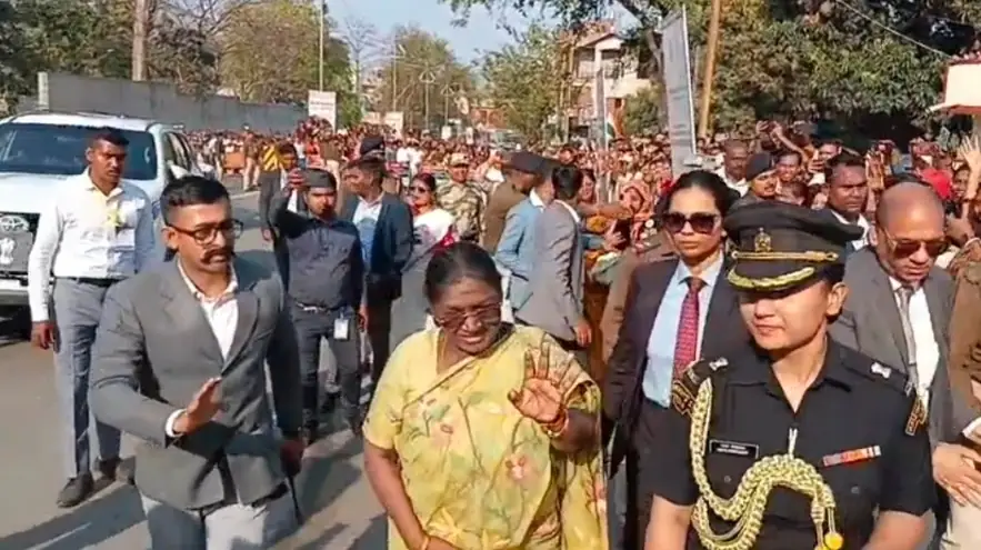 राष्ट्रपति द्रौपदी मुर्मू का बारीडीह मेडिकल कॉलेज में ऐतिहासिक दौरा और जनसंपर्क