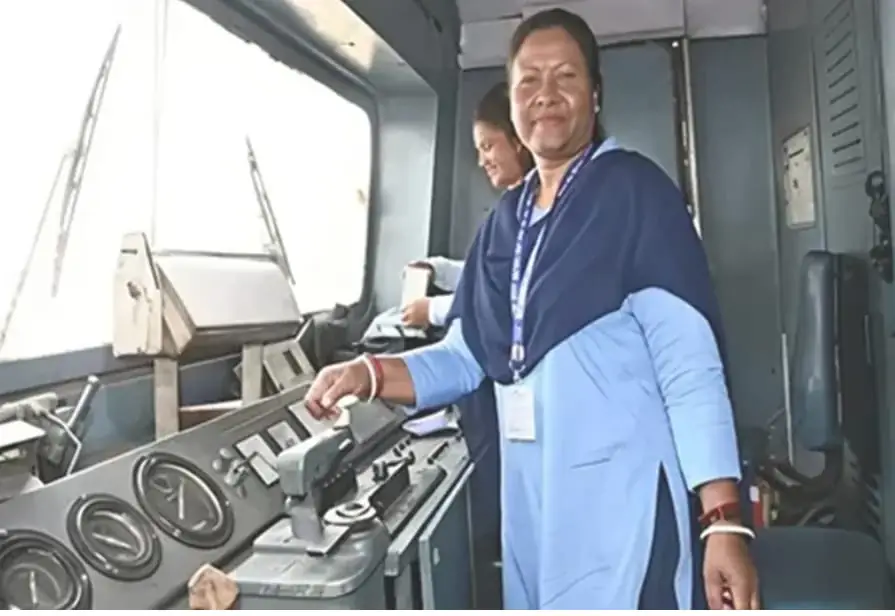 महिला रेलकर्मियों ने संभाली ट्रेन की कमान, महिला दिवस पर खास पहल