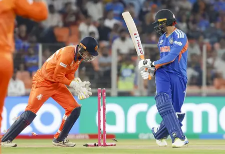 उन्हें क्रीज पर समय बिताने की जरूरत है,